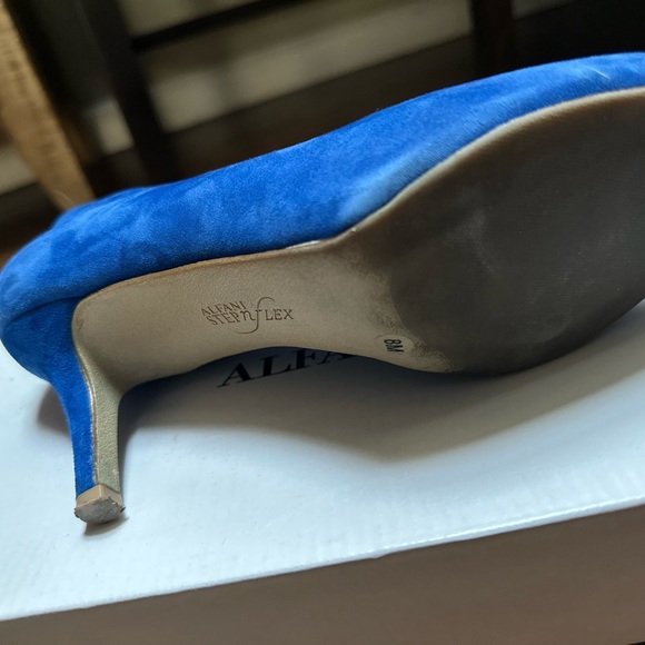 Alfani royal blue 3” heels - Picture 2 of 4